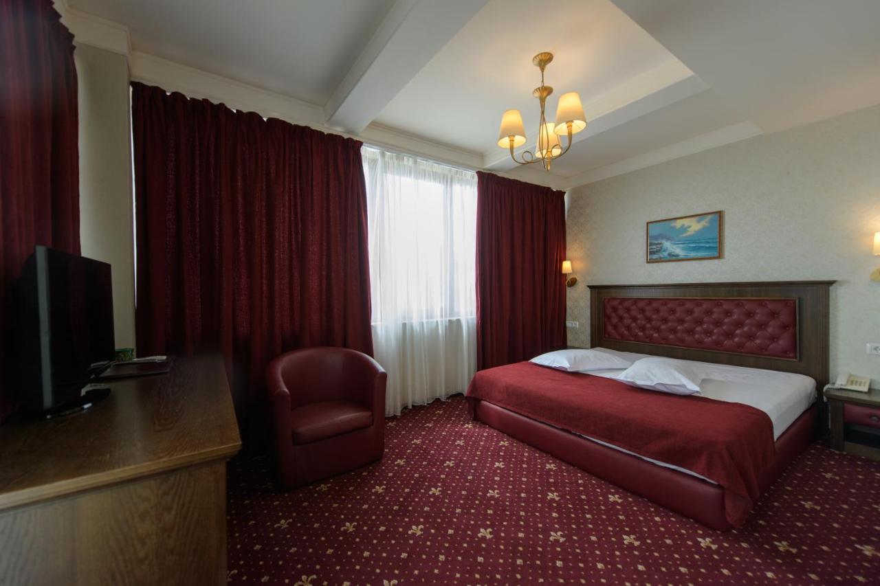 Hotel Golden Palace 마마이아 외부 사진