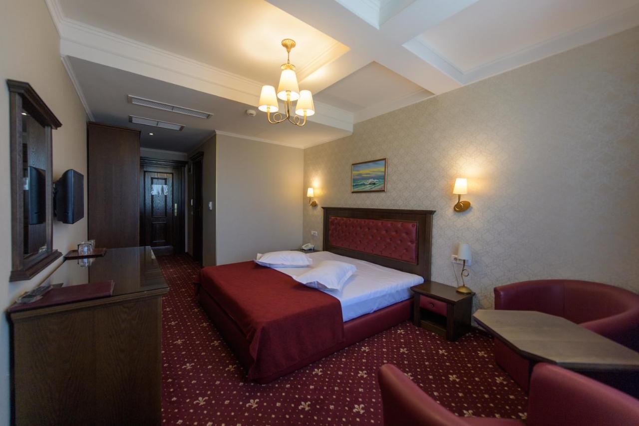 Hotel Golden Palace 마마이아 외부 사진
