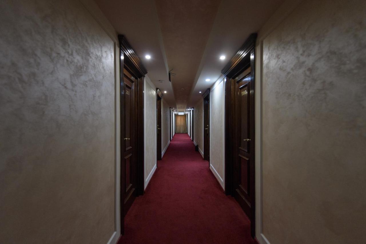 Hotel Golden Palace 마마이아 외부 사진