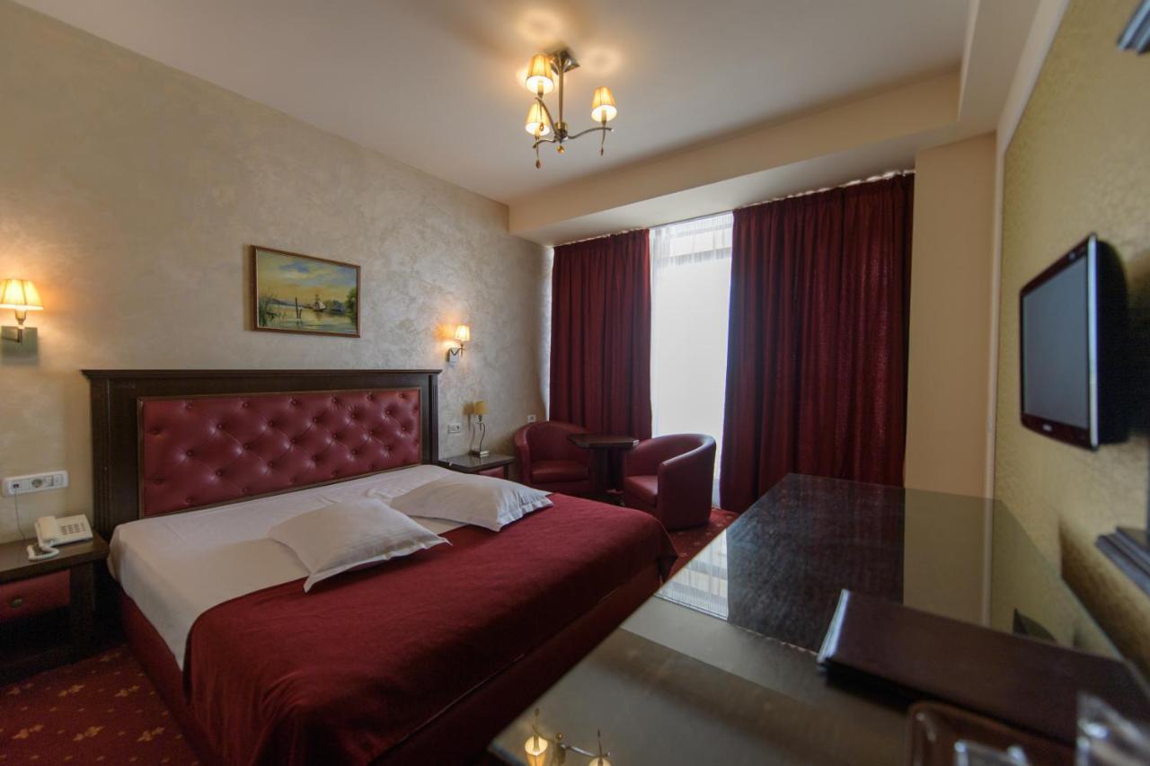 Hotel Golden Palace 마마이아 외부 사진
