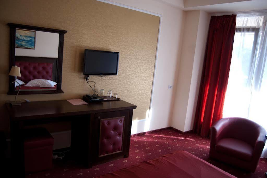 Hotel Golden Palace 마마이아 외부 사진